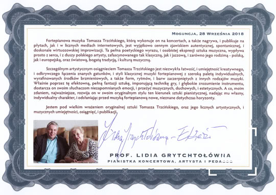 Fortepianowa muzyka Tomasza Trzcińskiego, którą wykonuje on na koncertach, a także nagrywa, i publikuje na płytach, jak i w licznych mediach internetowych, jest wyjątkowo cennym zjawiskiem autentycznej, spontanicznej, i doskonale wirtuozowskiej improwizacji. Ta pełna poetyckiego wyrazu, i osobistej ekspresji sztuka muzyczna, wypływa prosto z serca, i z duszy polskiego artysty, zafascynowanego tak klasyczną, jak i jazzową, i zarówno jego rodzimą - polską, jak i europejską, oraz światową, bogatą tradycją, i kulturą muzyczną. Szczególnym artystycznym osiągnieciem Tomasza Trzcińskiego jest niezwykła łatwość, i umiejętność kreatywnego, i odkrywczego łączenia znanych gatunków, i styli klasycznej muzyki fortepianowej z szeroką paletą indywidualnych, wyrafinowanych środków brzmieniowych, a także form, rytmów, i barw zaczerpniętych z innych rodzajów muzyki. Właśnie poprzez tę efektowną, pełną fantazji sztukę, imponującą technikę gry, i głębokie zrozumienie instrumentu, dostarcza on swoim słuchaczom niezapomnianych emocji, i przeżyć muzycznych, duchowych, i estetycznych. A co, moim zdaniem, najważniejsze, rozwija on w swoim oryginalnym stylu ten kierunek sztuki pianistycznej, nadając mu własny, indywidualny charakter, i odsłaniając przed muzyką fortepianową nowe, nieznane dotychczas horyzonty. Jestem pod wielkim wrażeniem oryginalnej sztuki Tomasza Trzcińskiego, oraz jego licznych artystycznych, i muzycznych umiejętności, osiągnięć, i publikacji. Prof. Lidia Grychtołówna, pianistka koncertowa, artysta i pedagog. #lidiagrychtolowna #grychtolowna #muzyka #fortepian #pianistyka #muzykapowazna #muzykaklasyczna #jazz #improwizacja #kompozycja #polmic Redakcja Polmic #culturepl #ruchmuzyczny #muzykapolska #kultura #sztuka #tvp1 #tvpkultura #dorzeczy #tygodniksieci #tygodniklisickiego #gazetapolska #polskieradio #tvpolonia #polonia #tvpinfo #salon24 #rzeczpospolita #polska #polacy